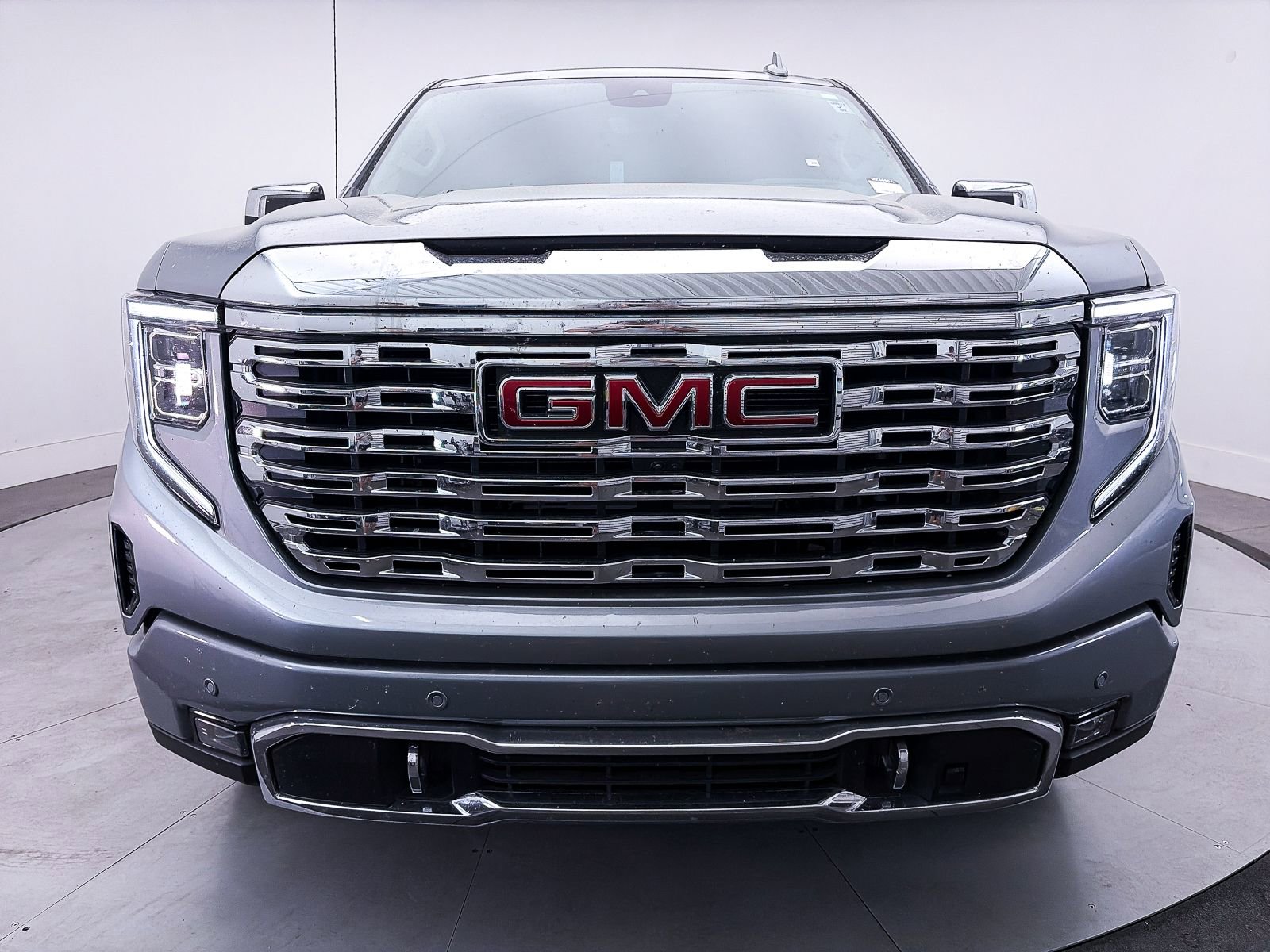 Used 2024 GMC Sierra 1500 Denali w/ Denali Reserve Package AWD/4WD image 13
