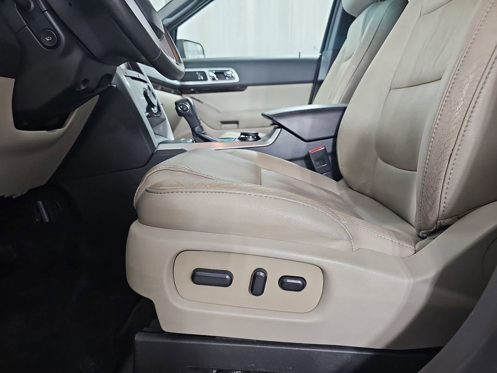 Used 2015 Ford Explorer Limited AWD/4WD image 35