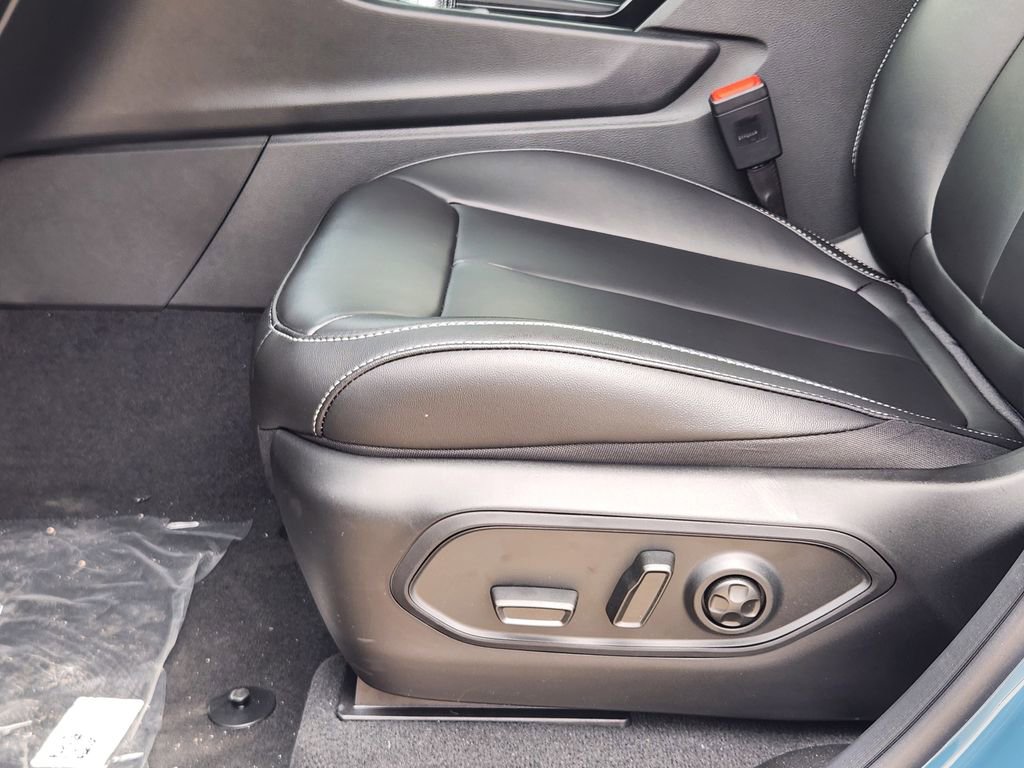 New 2026 Jeep Grand Cherokee Limited RWD image 16