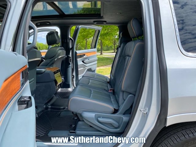 Used 2023 Jeep Grand Wagoneer Series II w/ Flexible Seating Group AWD/4WD image 44