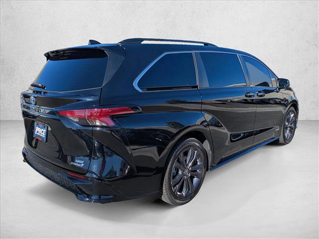 Used 2021 Toyota Sienna XSE image 5