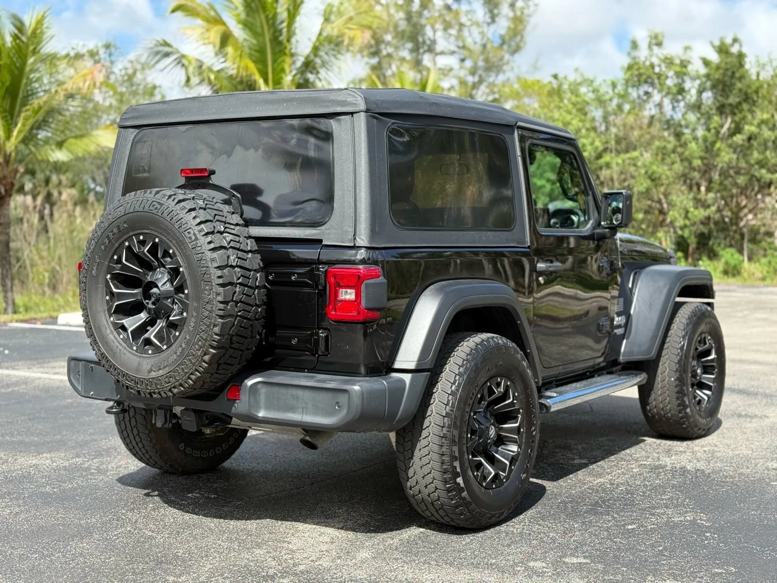 Used 2018 Jeep Wrangler Sport AWD/4WD image 8
