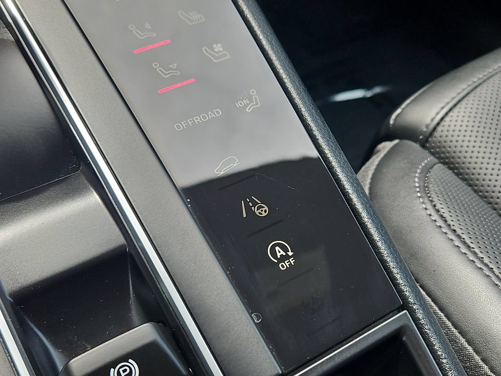 Certified 2026 Porsche Macan AWD/4WD image 20