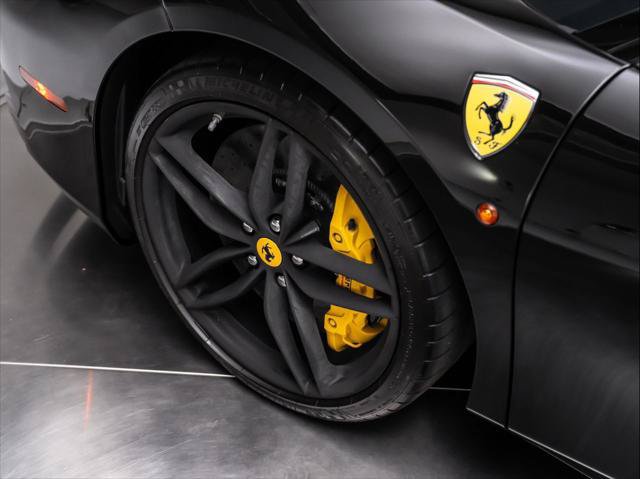 Used 2016 Ferrari 488 GTB RWD image 13