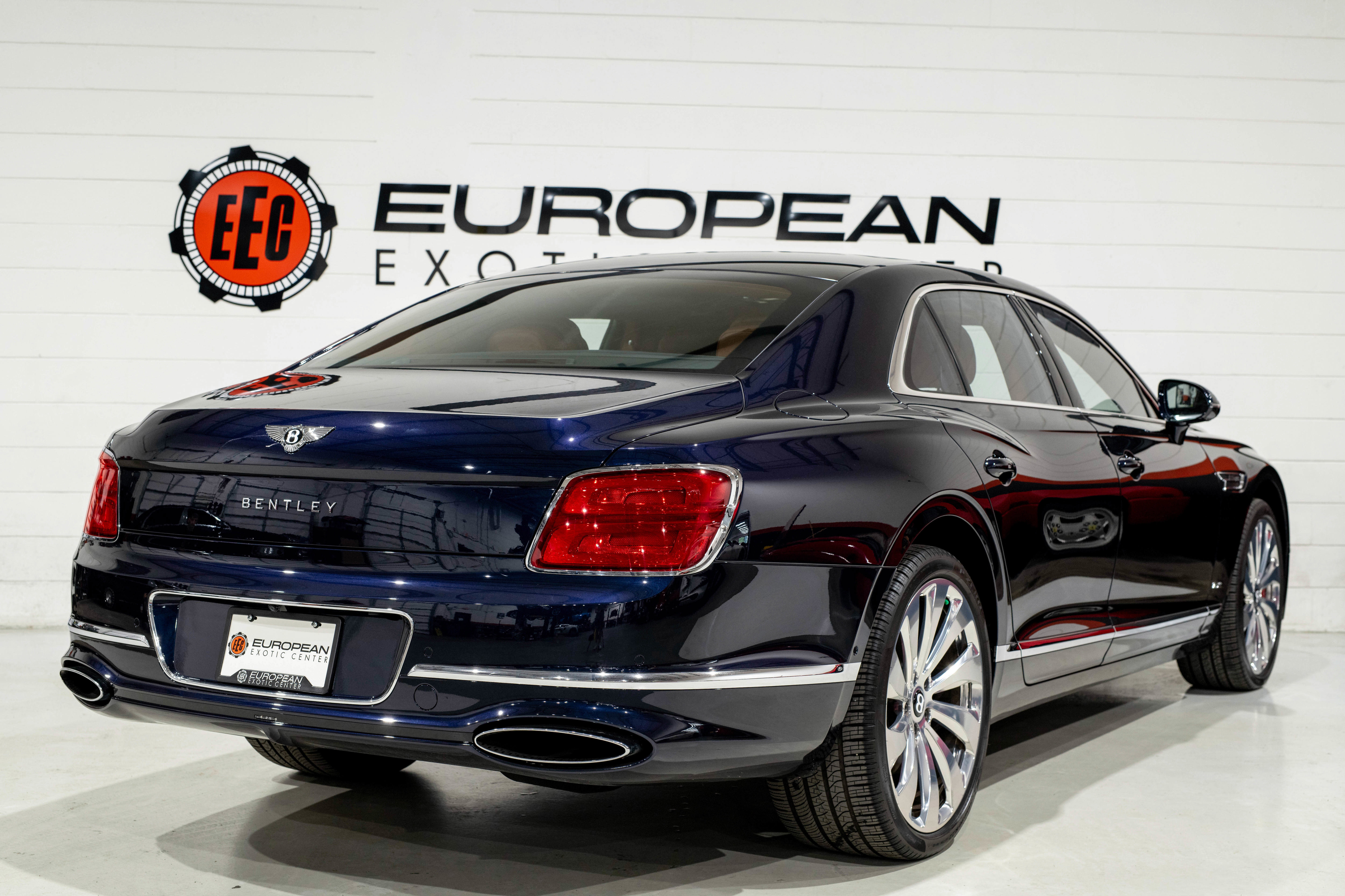 Used 2021 Bentley Flying Spur W12 AWD/4WD image 28