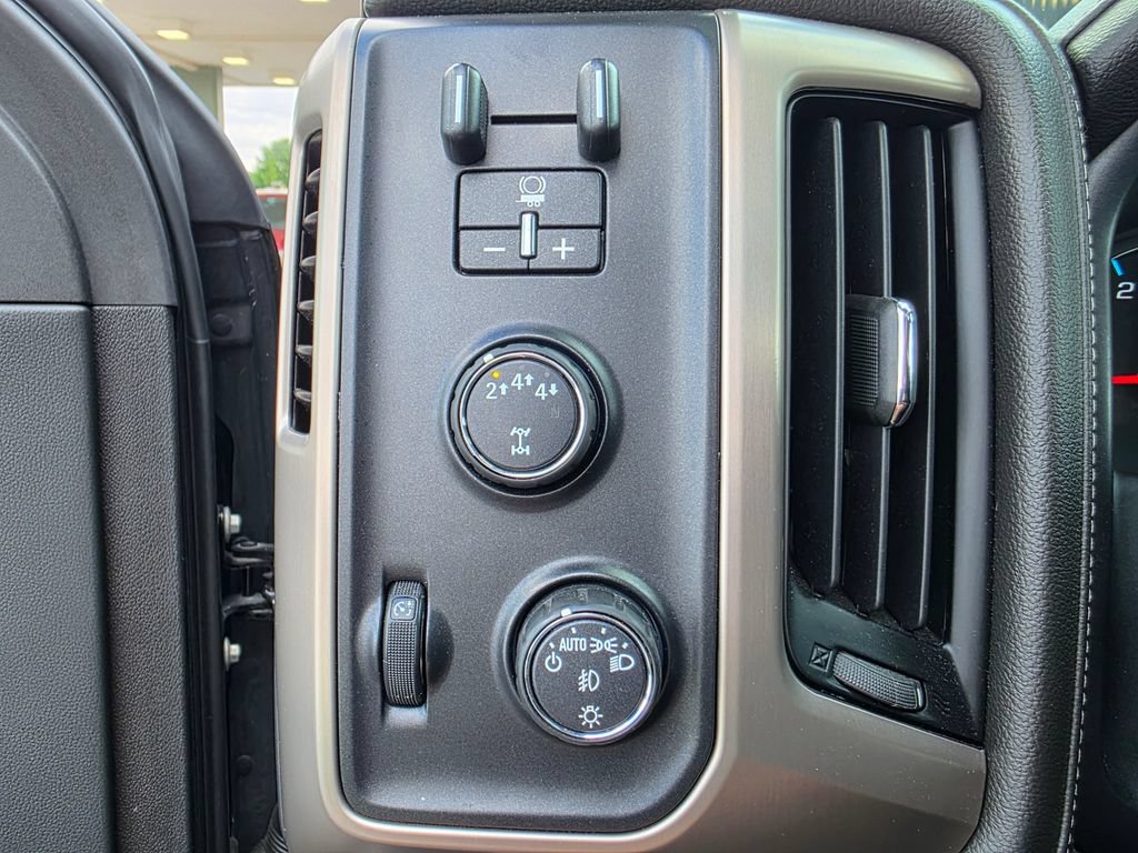 Used 2019 GMC Sierra 3500 Denali w/ Duramax Plus Package AWD/4WD image 17