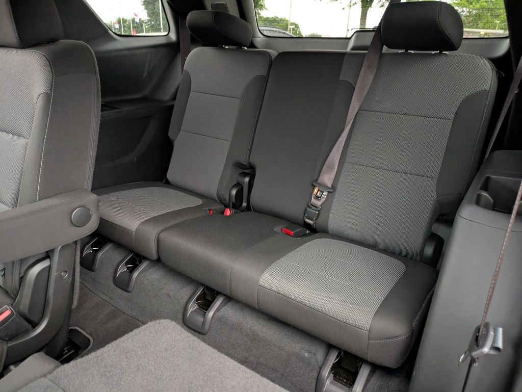 Used 2022 Chevrolet Traverse LT FWD image 29