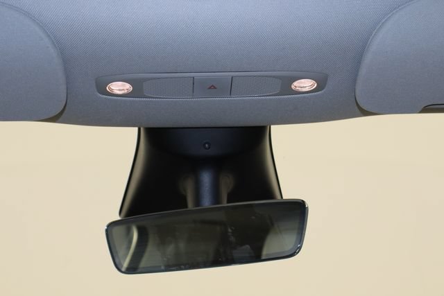 Used 2021 Tesla Model Y Long Range AWD/4WD image 24