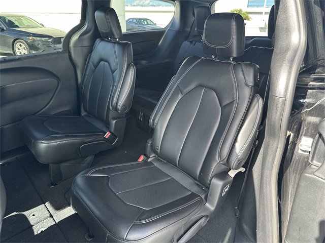 Used 2023 Chrysler Pacifica Touring-L w/ S Appearance Package image 26