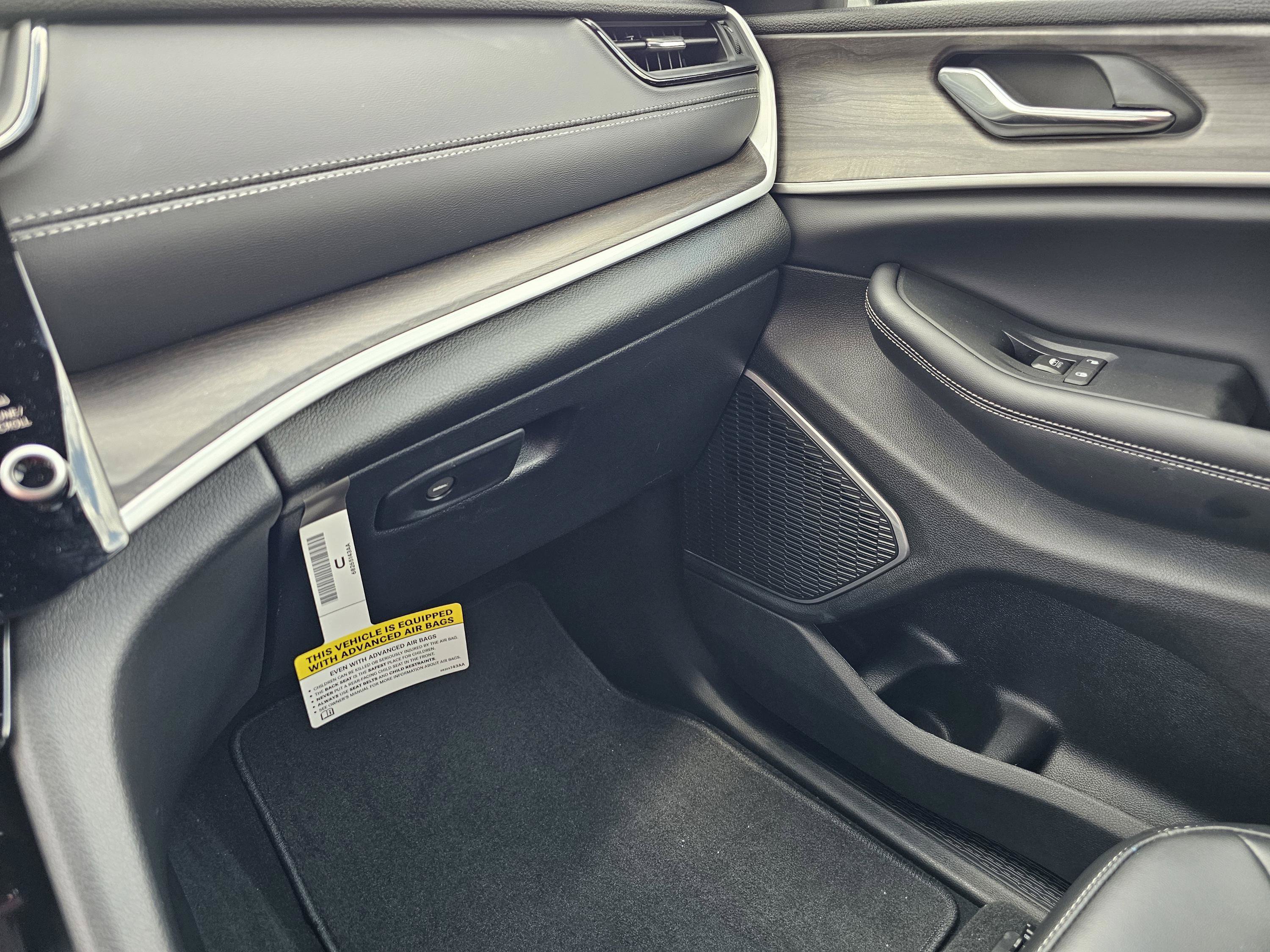 New 2026 Jeep Grand Cherokee Limited RWD image 27