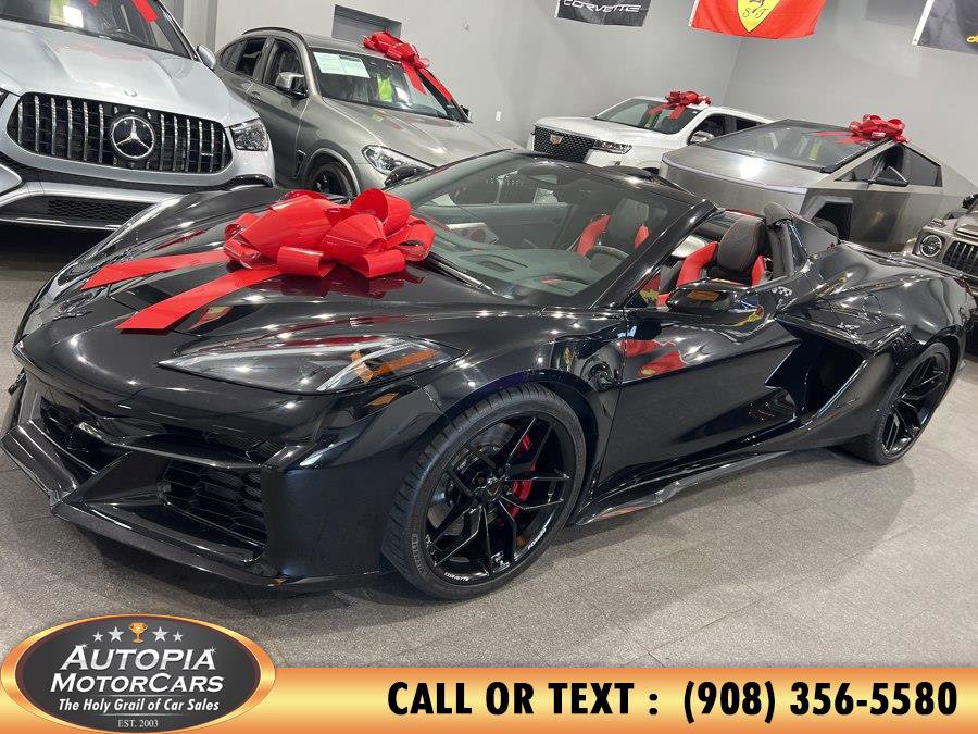 Used 2025 Chevrolet Corvette Z06 RWD image 2