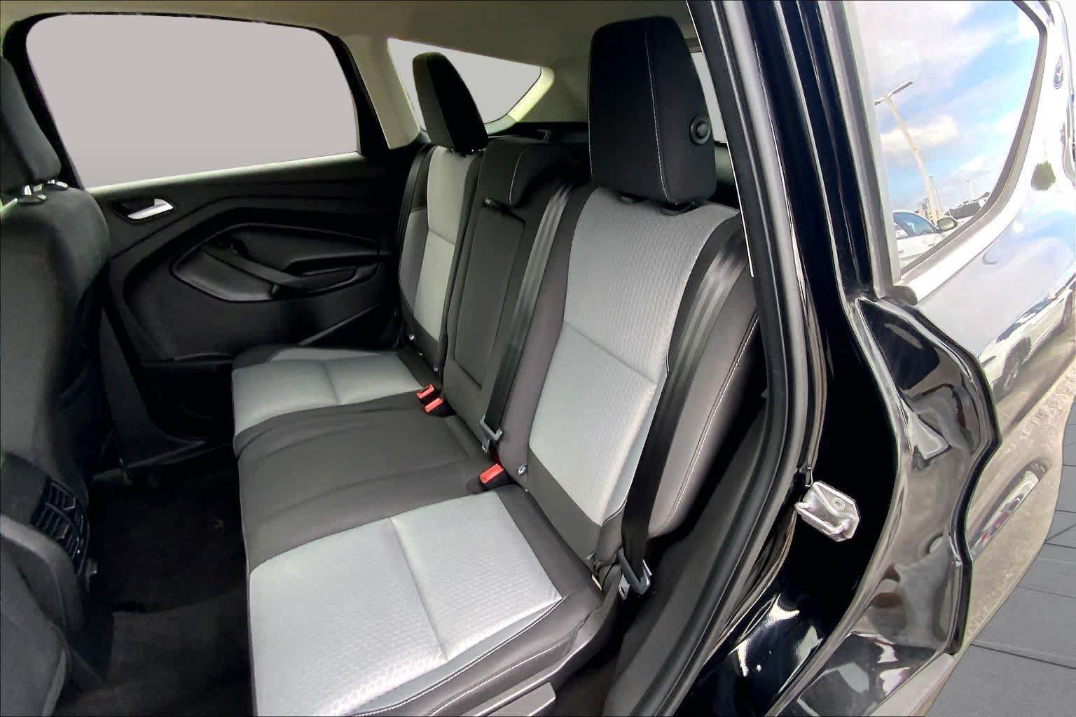 Certified 2018 Ford Escape SE w/ Ford Safe & Smart Package AWD/4WD image 19