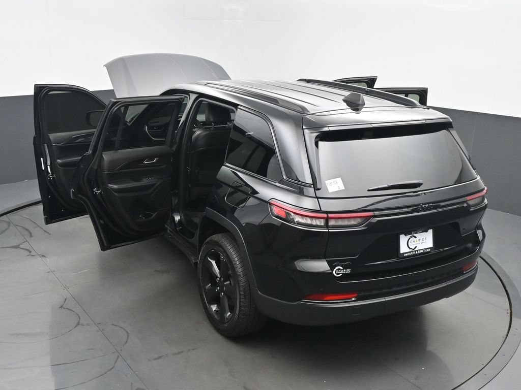 Used 2023 Jeep Grand Cherokee Altitude AWD/4WD image 62