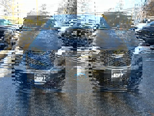 New 2026 Chrysler Pacifica Limited w/ S Appearance Package image 3