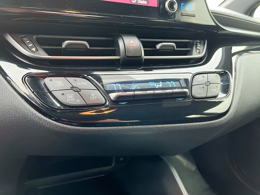 Used 2019 Toyota C-HR LE FWD image 15