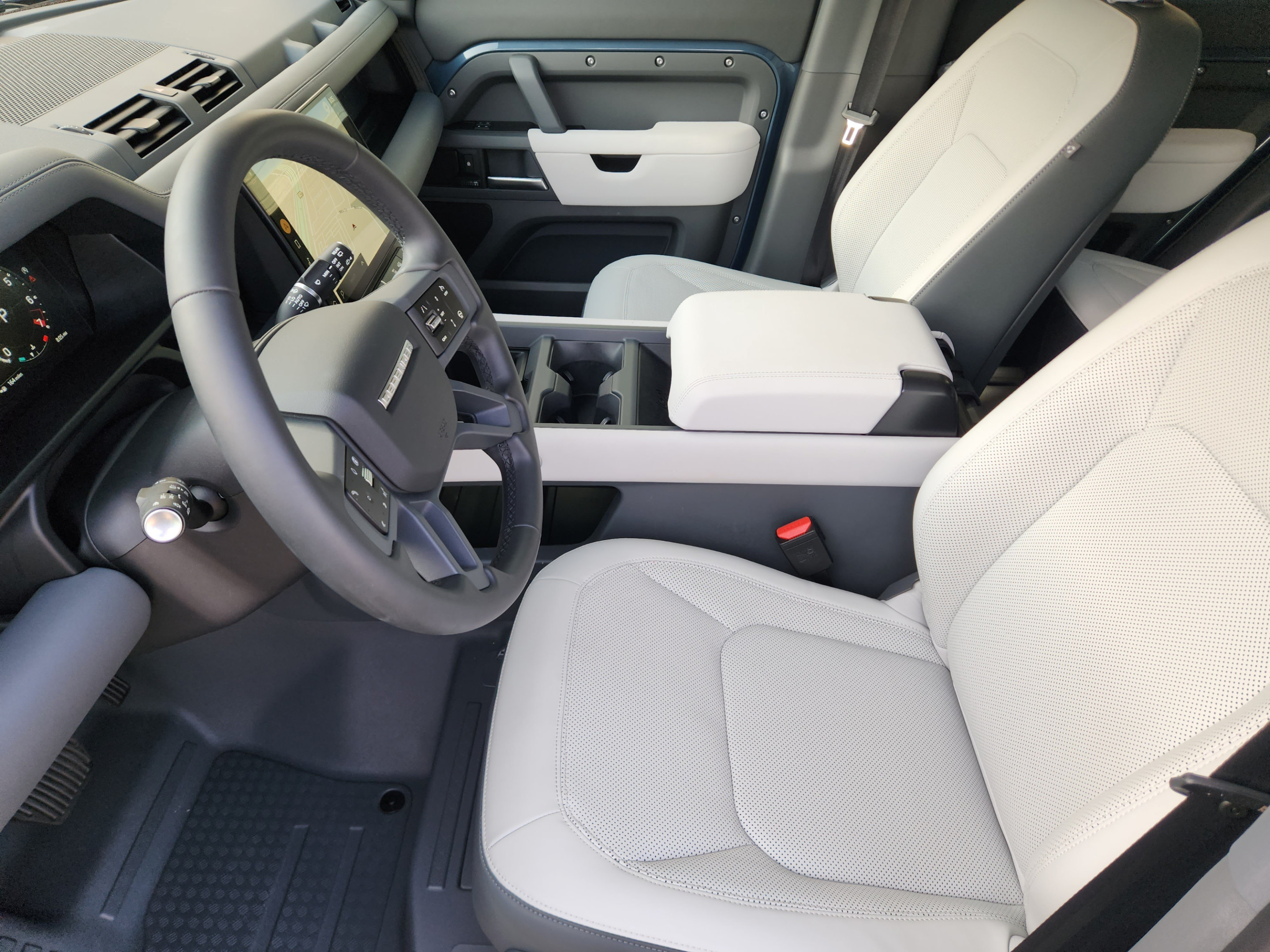 Certified 2026 Land Rover Defender 110 X-Dynamic SE AWD/4WD image 8