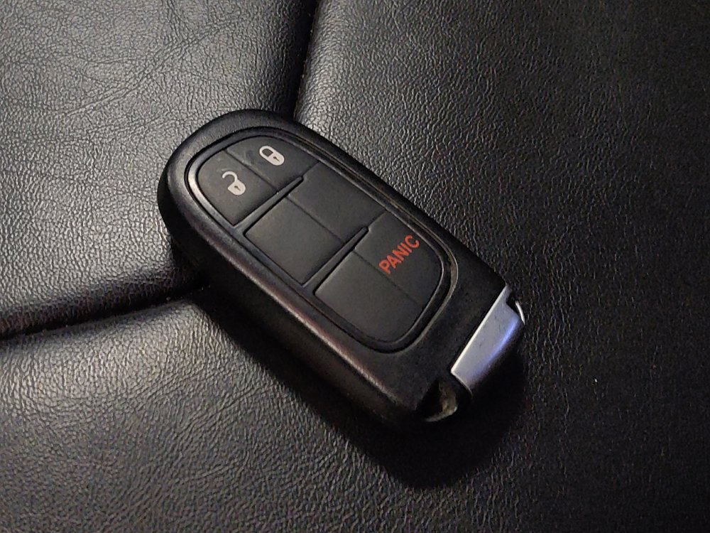 Used 2019 Jeep Cherokee Latitude Plus FWD image 32