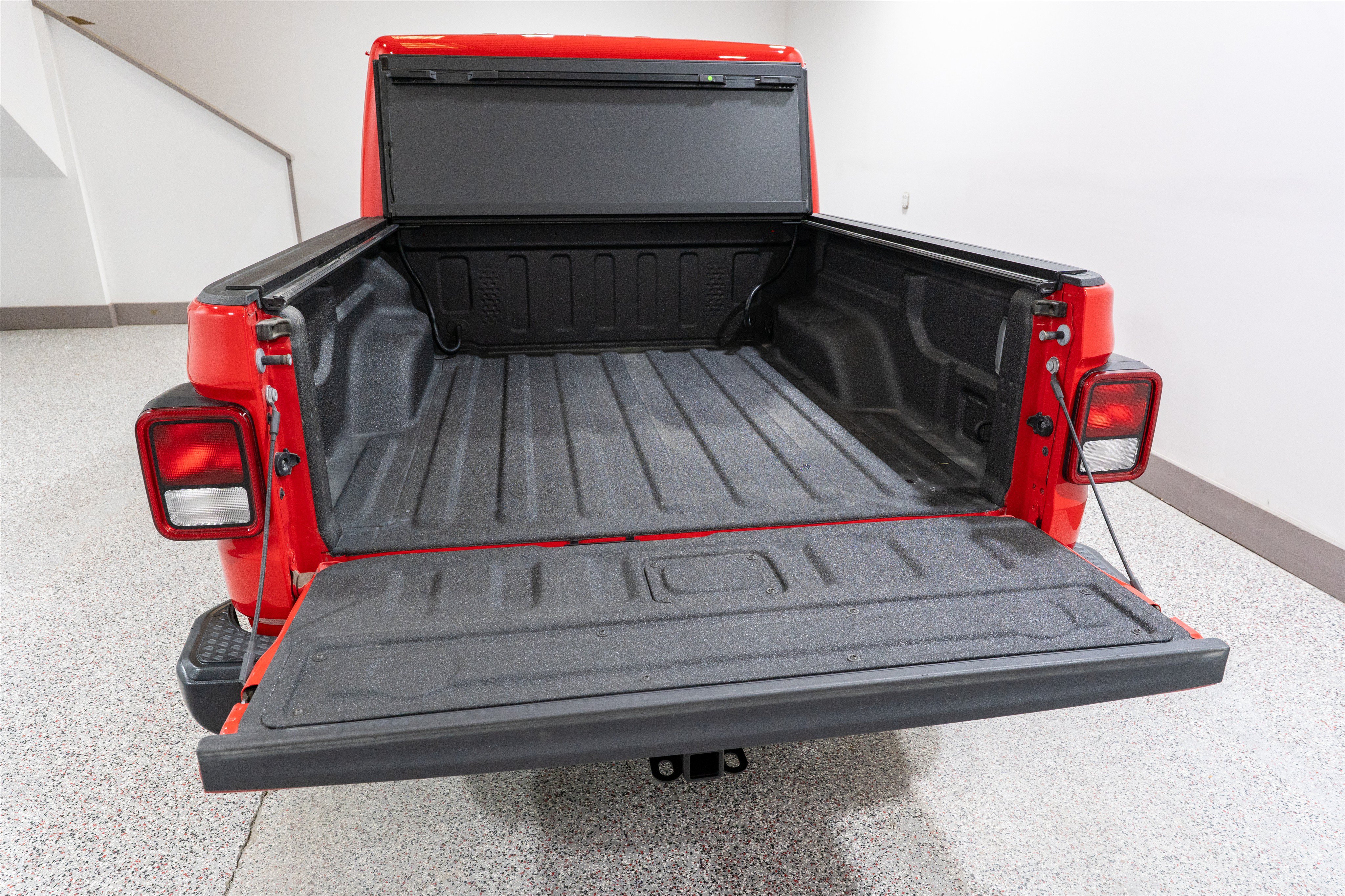 Used 2023 Jeep Gladiator Mojave w/ Cold Weather Group AWD/4WD image 12