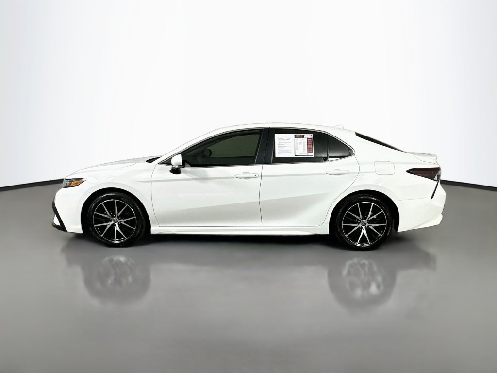 Used 2024 Toyota Camry SE FWD image 5