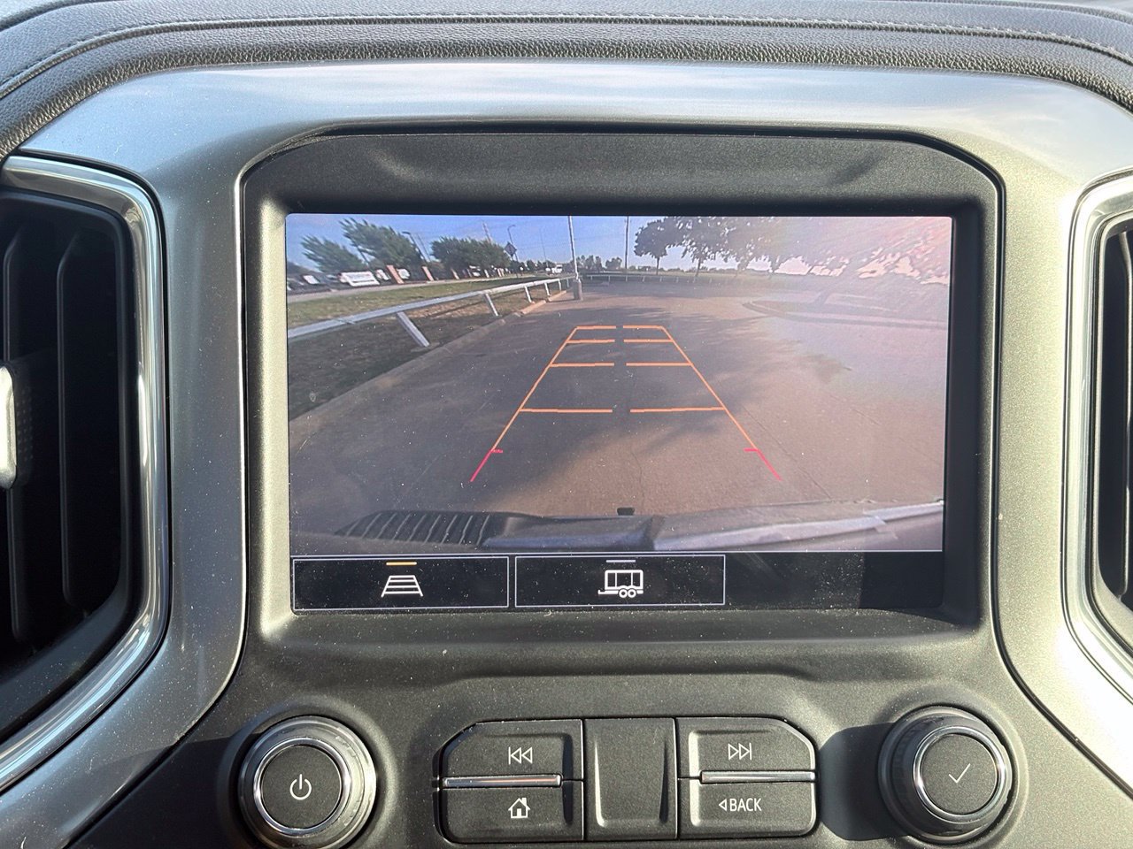 Used 2021 Chevrolet Silverado 1500 LT w/ Convenience Package II RWD image 10