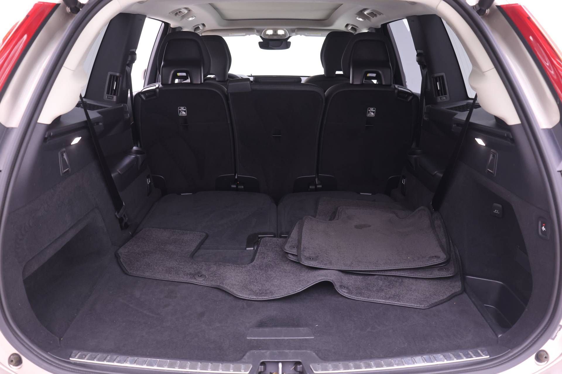 Certified 2024 Volvo XC90 B6 Plus AWD/4WD image 18