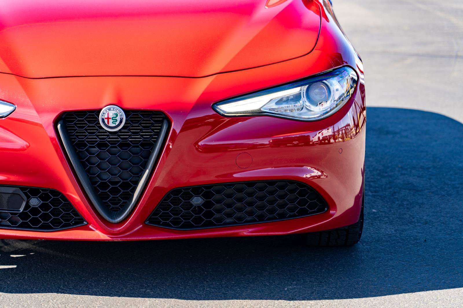 Used 2020 Alfa Romeo Giulia Ti image 5