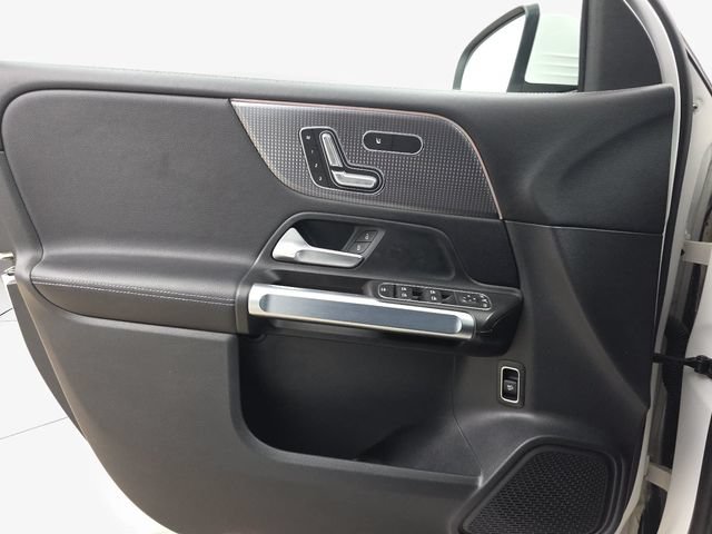 Used 2022 Mercedes-Benz GLB 250 image 23