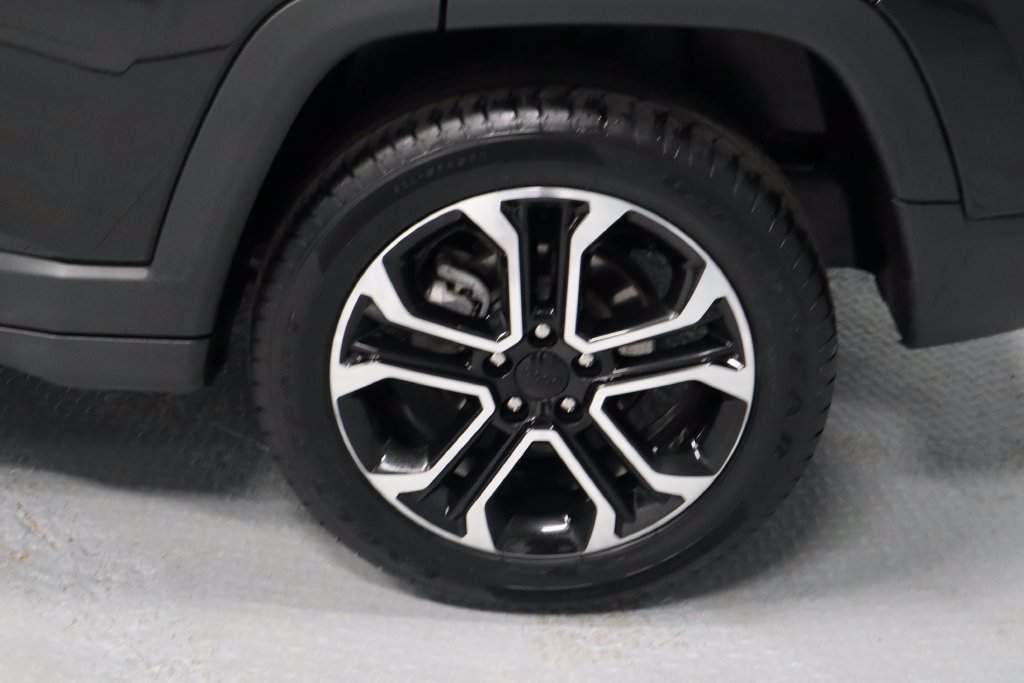 Used 2023 Jeep Compass Limited AWD/4WD image 18