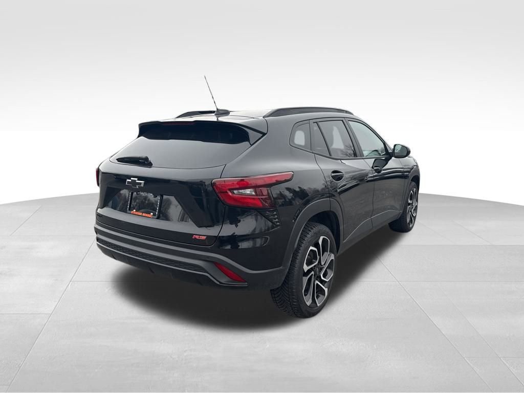 Used 2024 Chevrolet Trax RS w/ Driver Confidence Package image 5