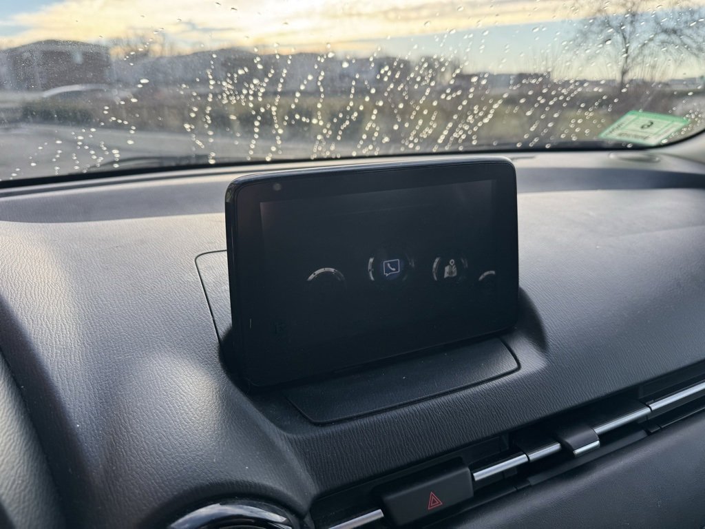 Used 2019 Toyota Yaris LE image 11