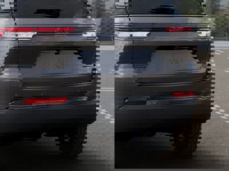 New 2025 Jeep Grand Cherokee Limited image 13