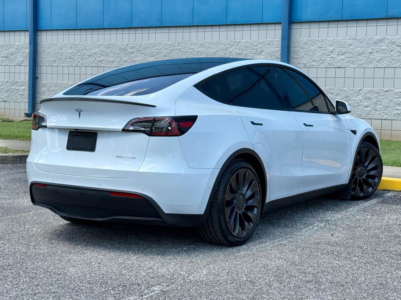 Used 2022 Tesla Model Y Performance AWD/4WD image 5