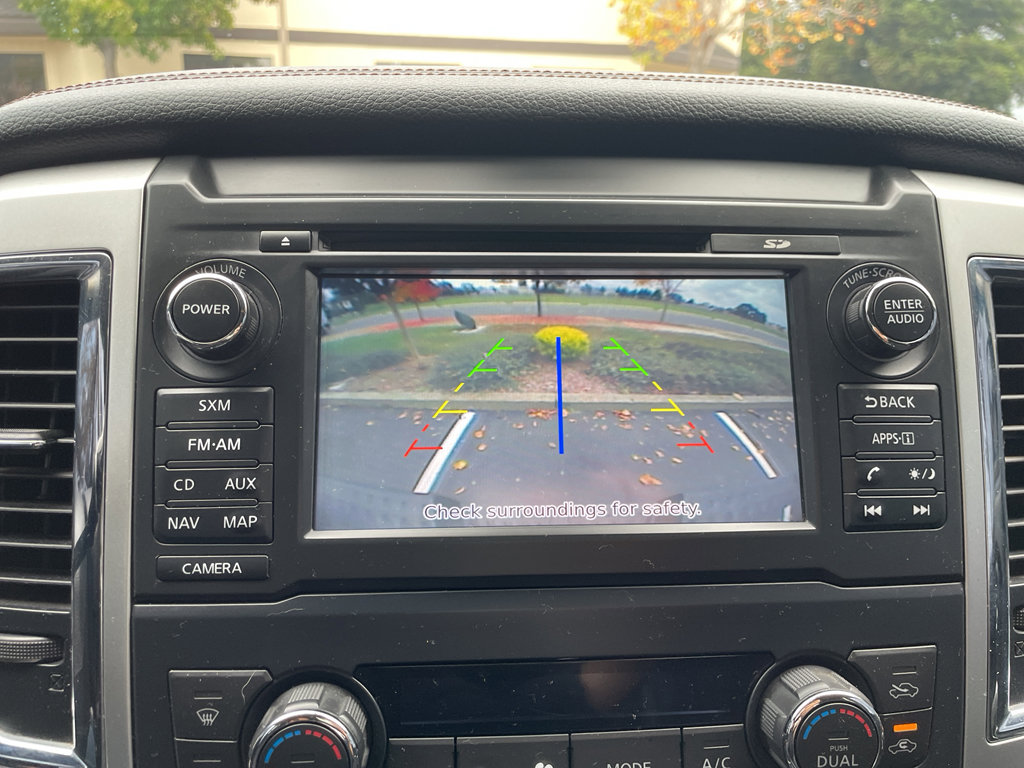 Used 2017 Nissan Titan SL image 29