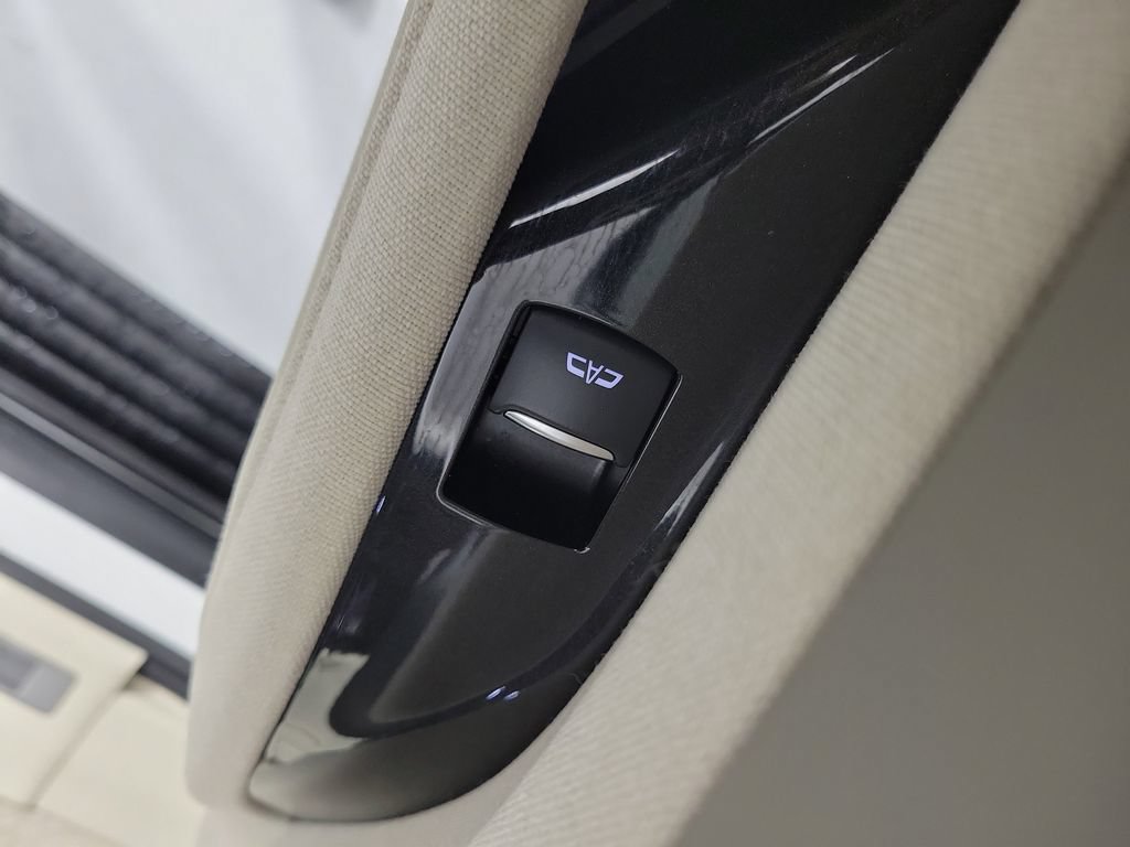 Used 2024 Cadillac Escalade ESV Sport Platinum w/ LPO, Floor Liner Package AWD/4WD image 15