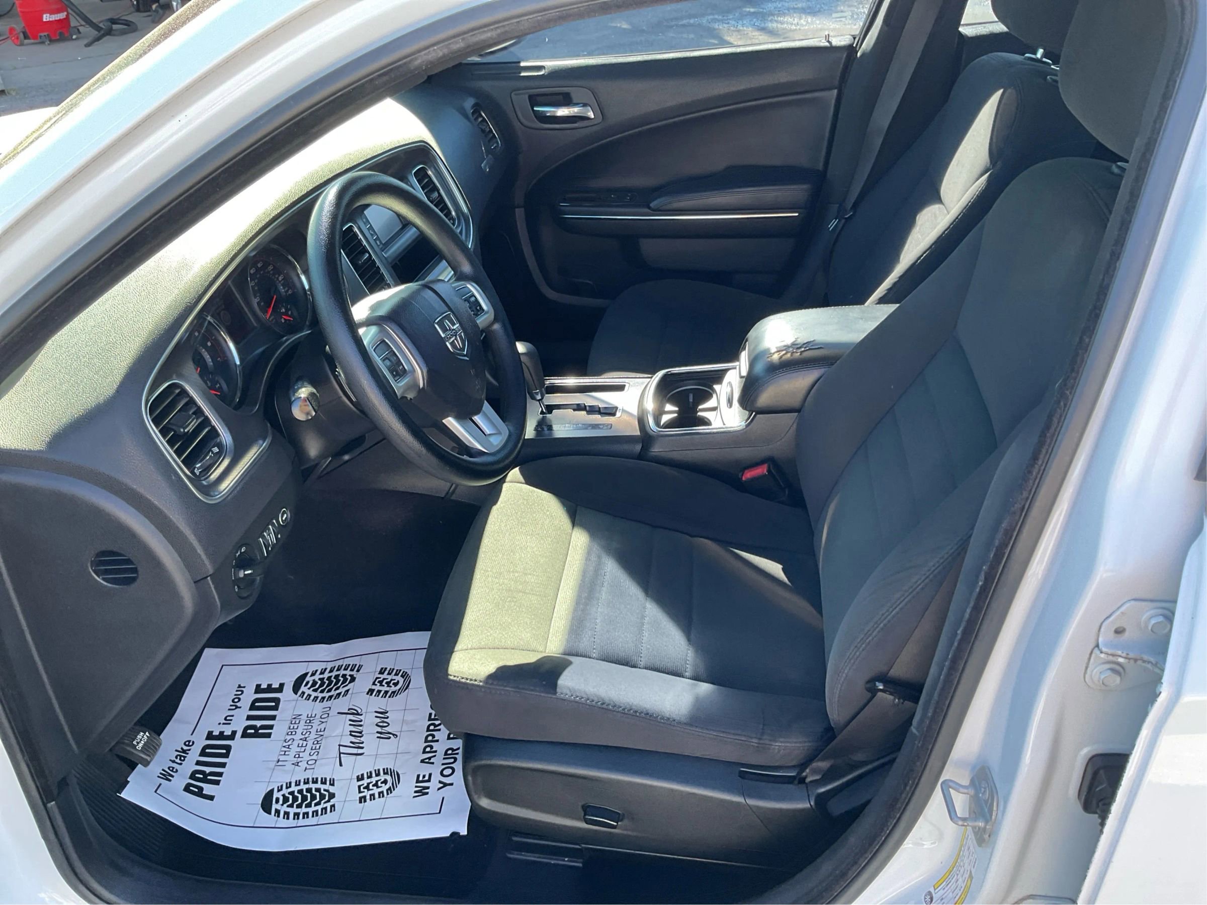 Used 2014 Dodge Charger SE image 9