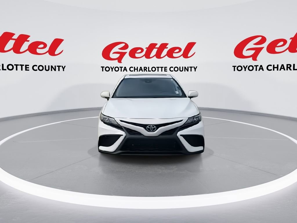Used 2023 Toyota Camry SE image 3