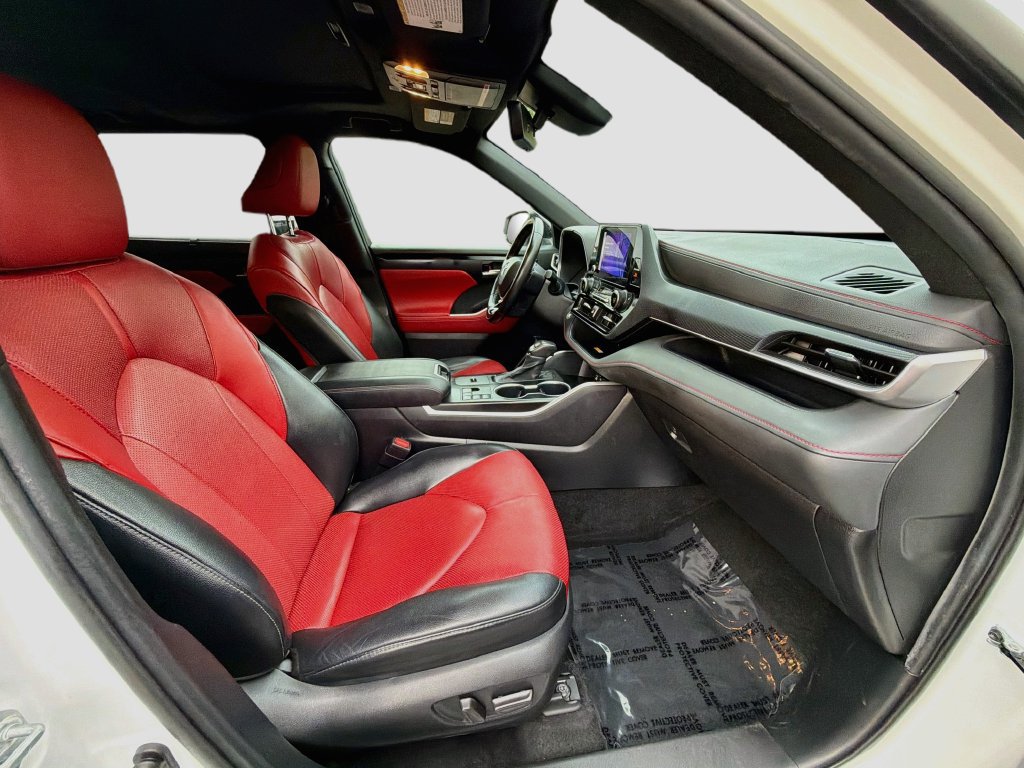 Used 2023 Toyota Highlander XSE FWD image 33