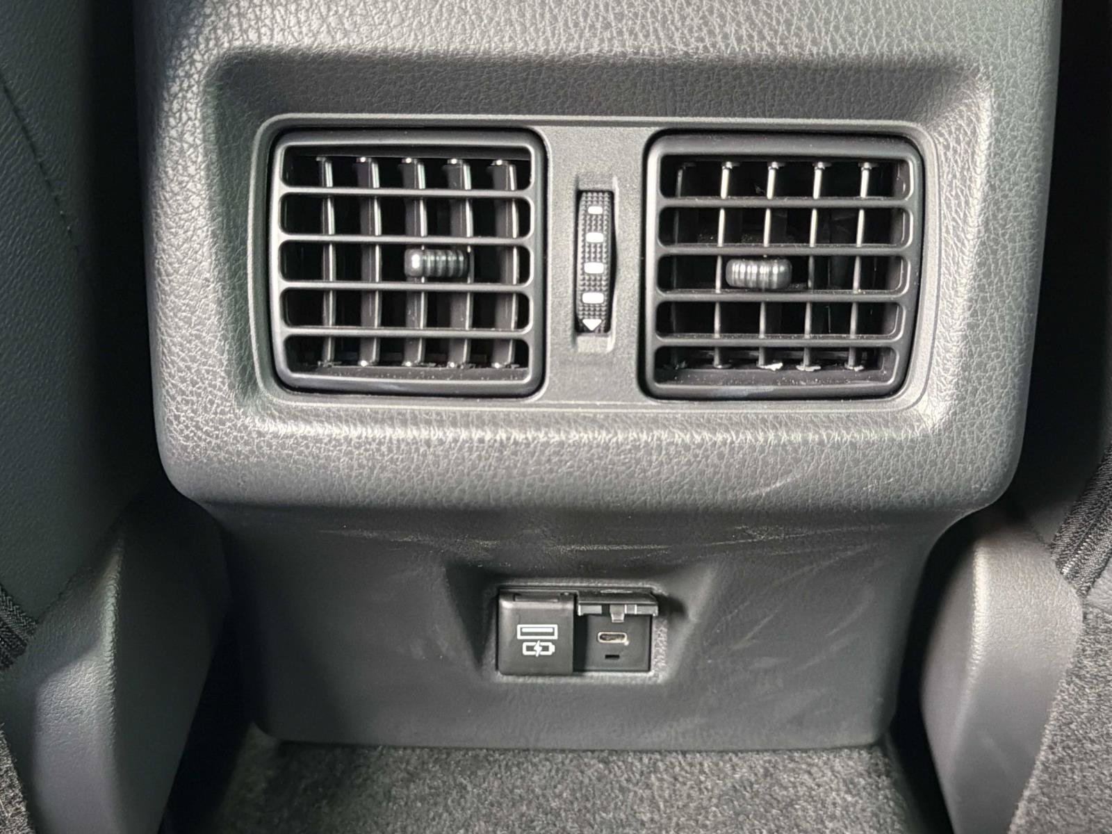 Used 2026 Toyota Camry SE FWD image 27