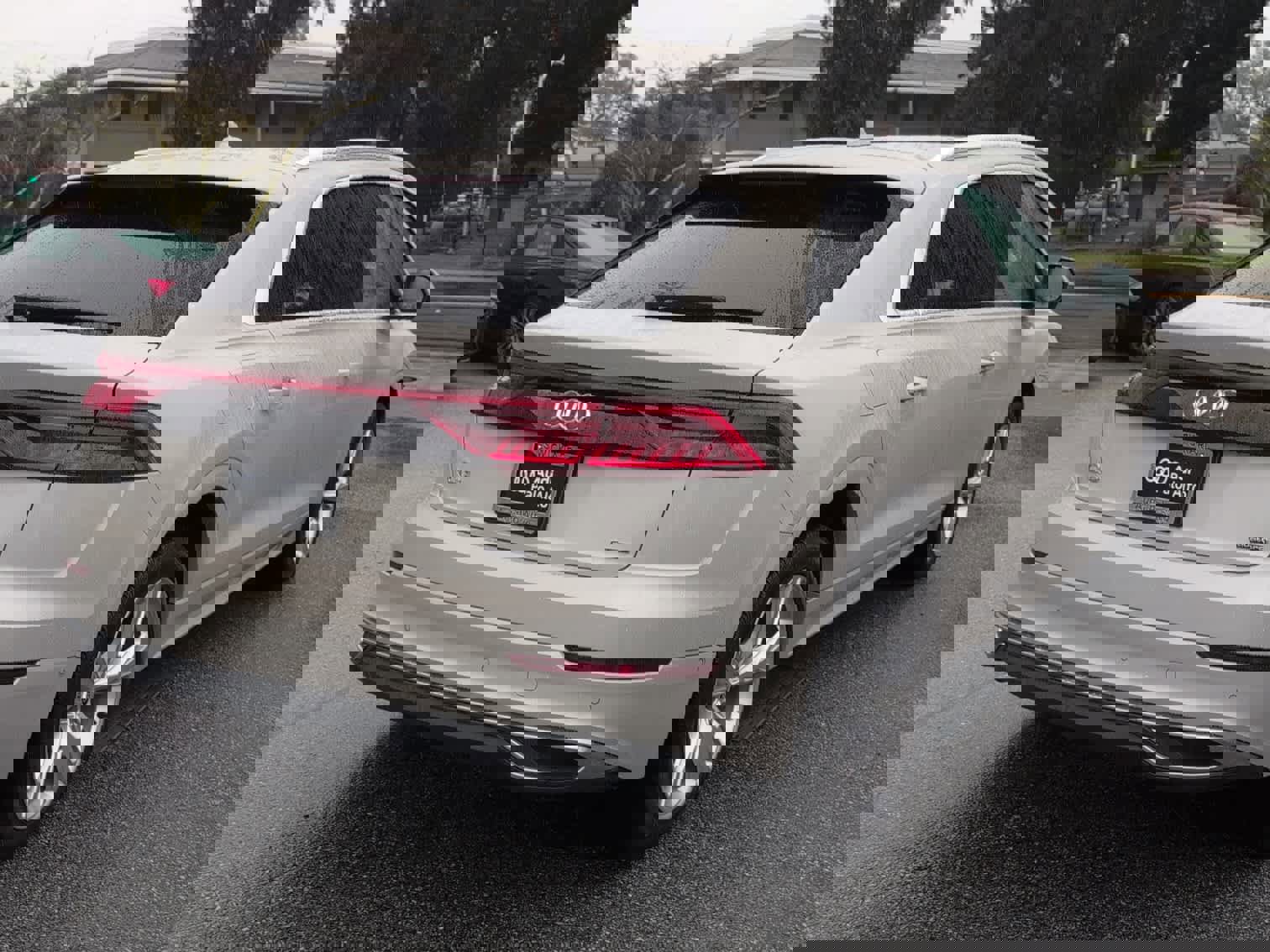 Used 2021 Audi Q8 Prestige w/ Prestige Package image 3