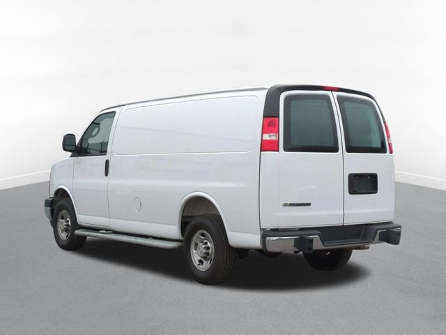 Used 2025 Chevrolet Express 2500 w/ Driver Convenience Package RWD image 4