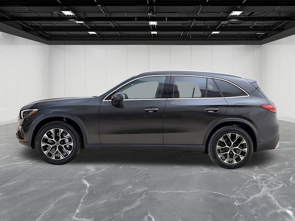 Used 2025 Mercedes-Benz GLC 350e 4MATIC w/ Driver Assistance Package image 13