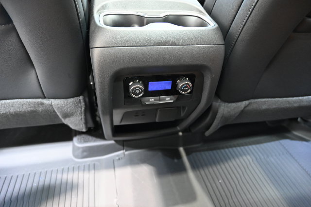New 2027 Chevrolet Traverse Z71 w/ Enhanced Driving Package AWD/4WD image 28
