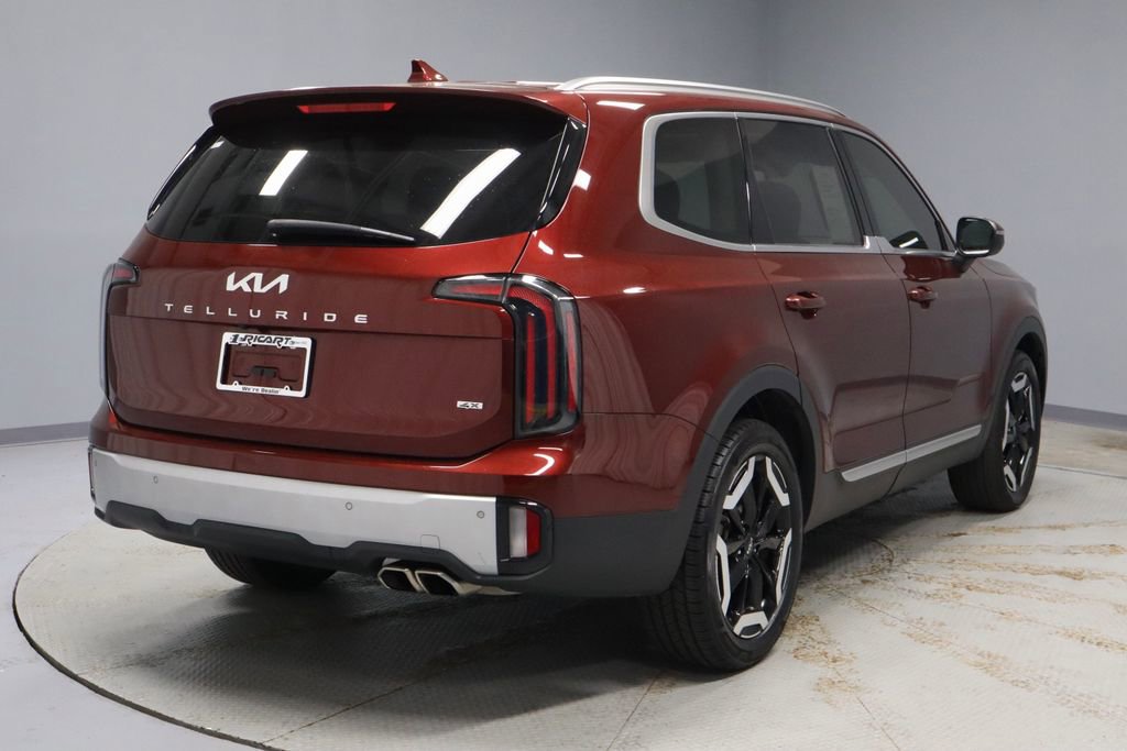 Used 2024 Kia Telluride EX w/ EX Captain's Chair Package AWD/4WD image 12