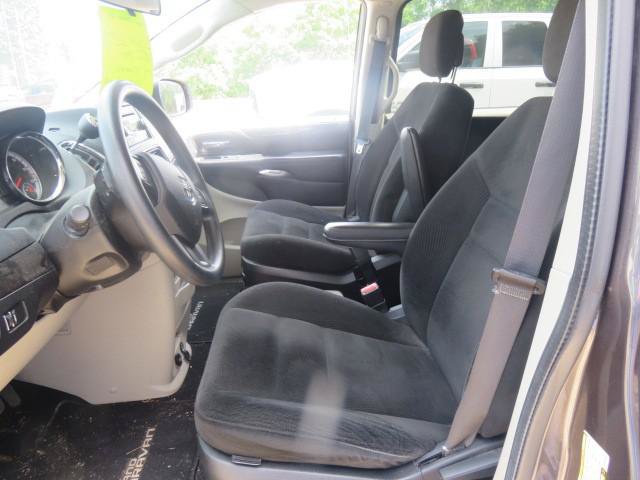 Used 2016 Dodge Grand Caravan SE w/ Quick Order Package 29E SE FWD image 14