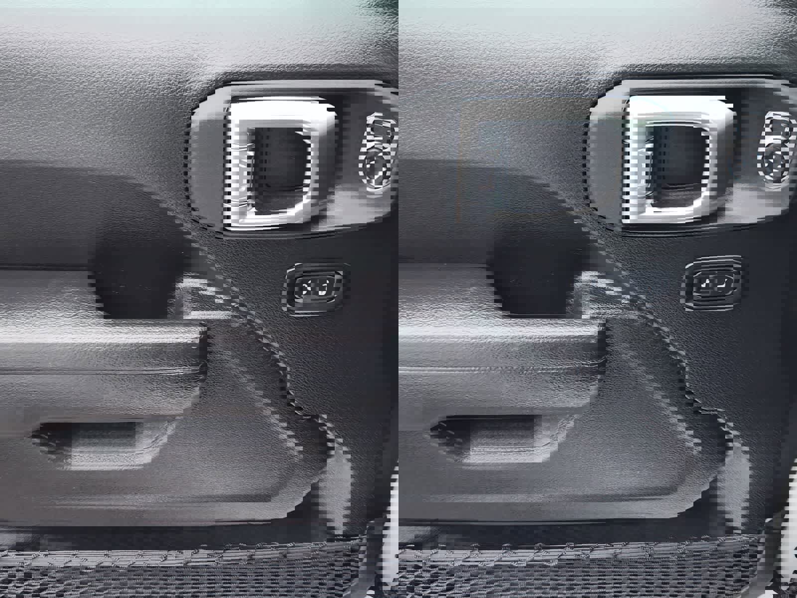 Used 2025 Jeep Wrangler Sport S image 21