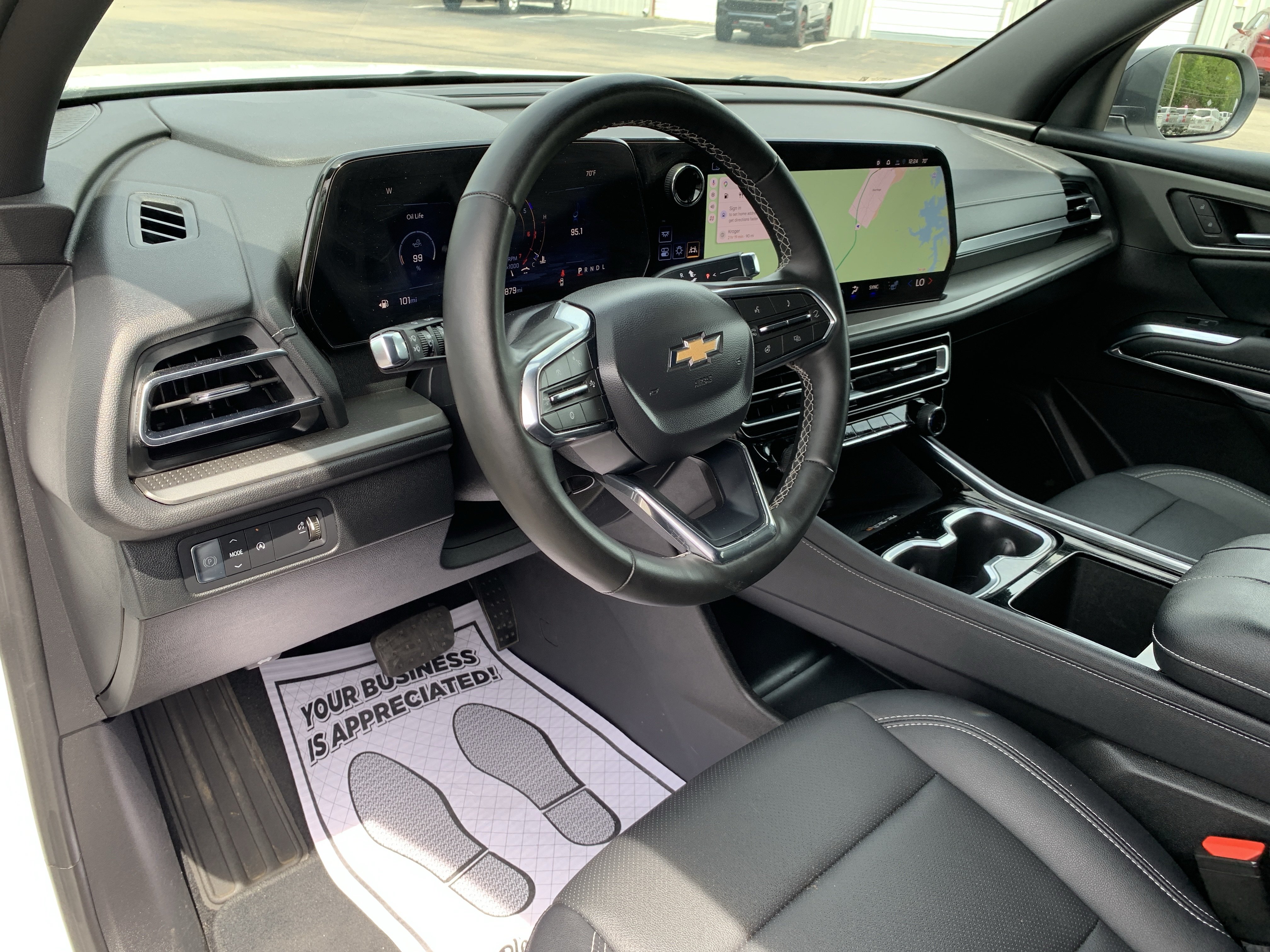 Used 2025 Chevrolet Traverse LT FWD image 24