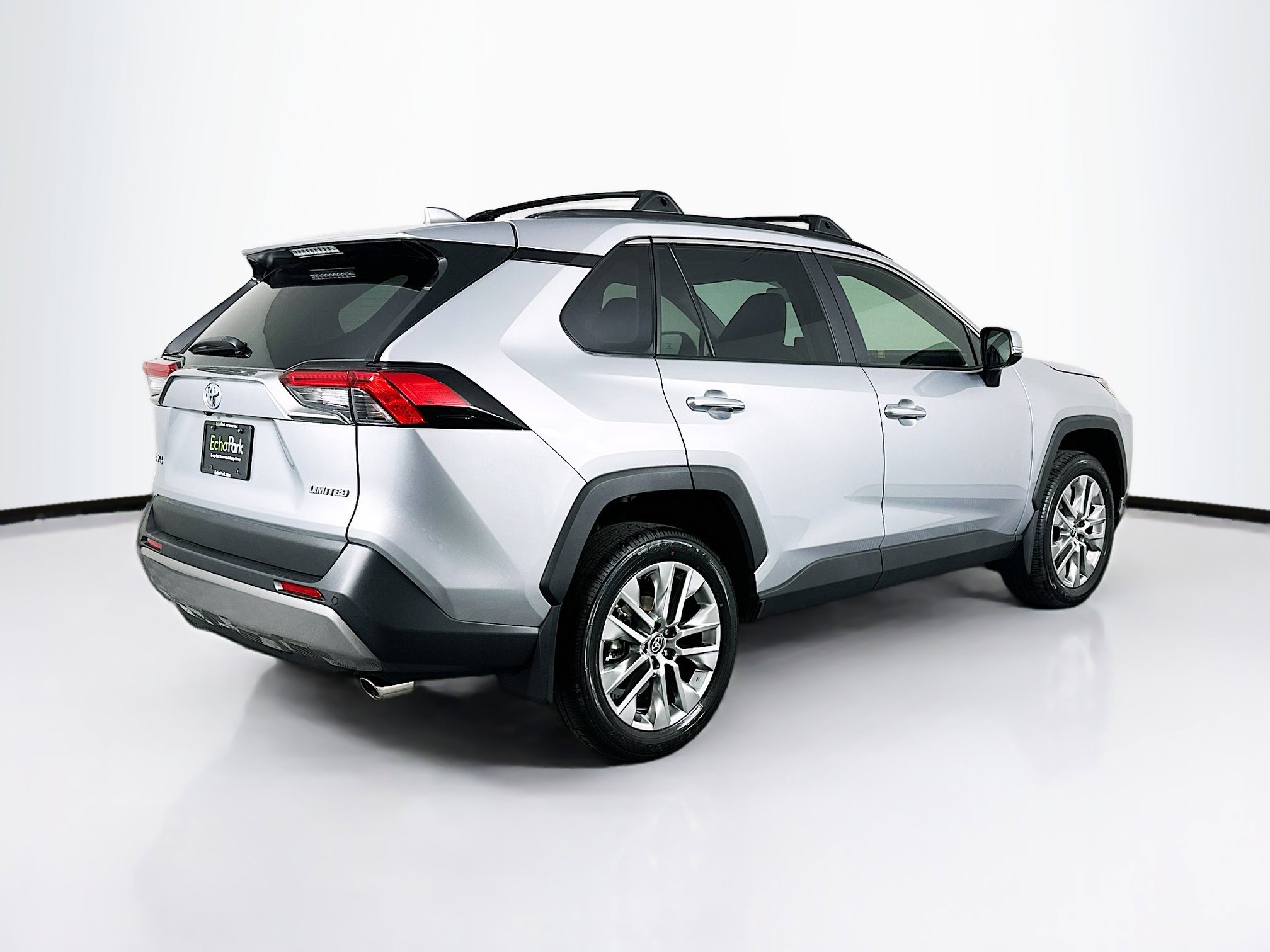 Used 2025 Toyota RAV4 Limited image 9