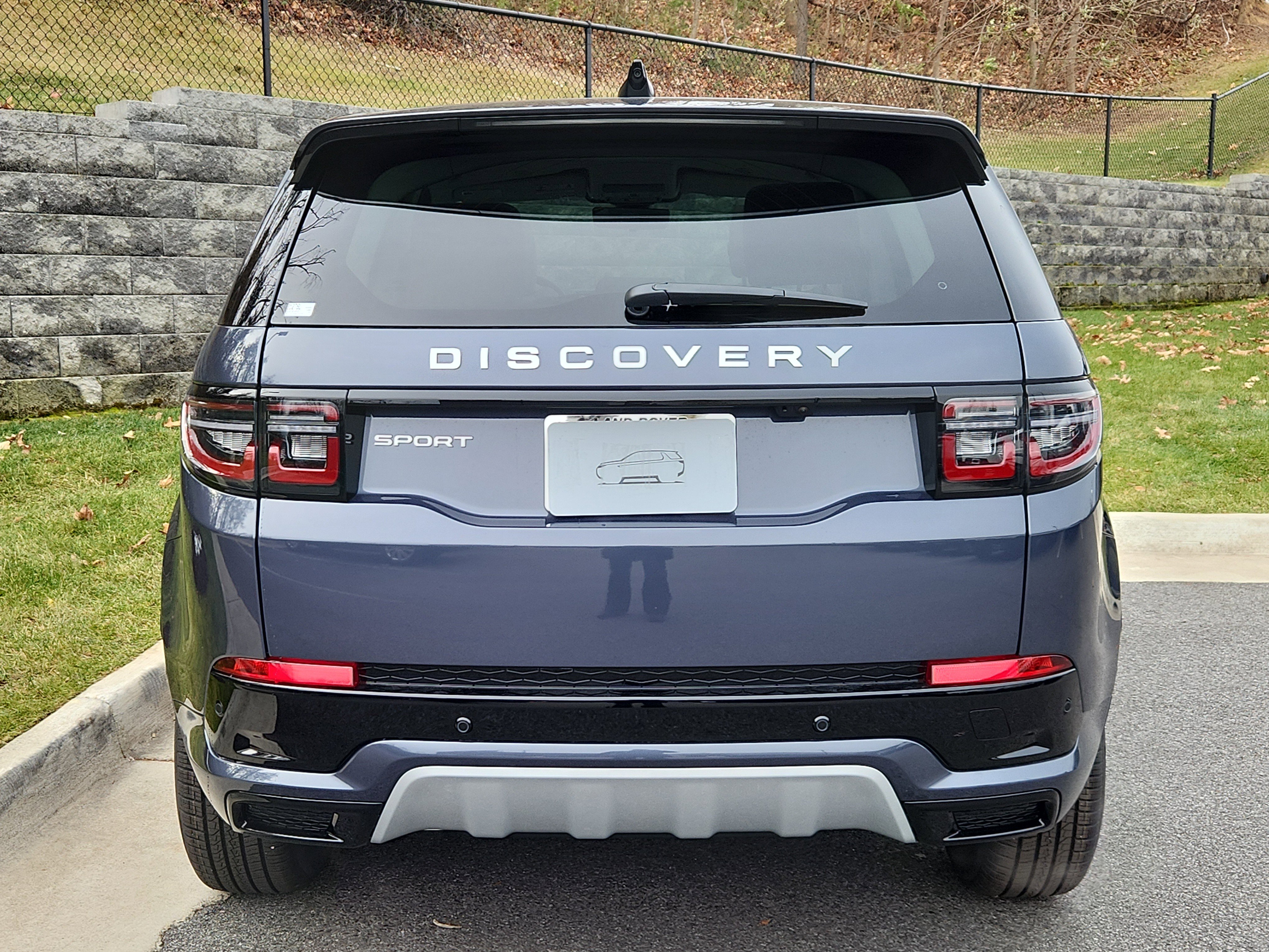New 2025 Land Rover Discovery Sport S image 7