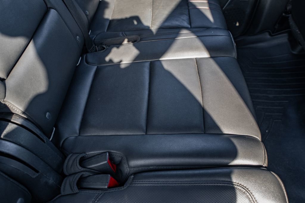Used 2021 Chevrolet Suburban RST w/ Luxury Package RWD image 43