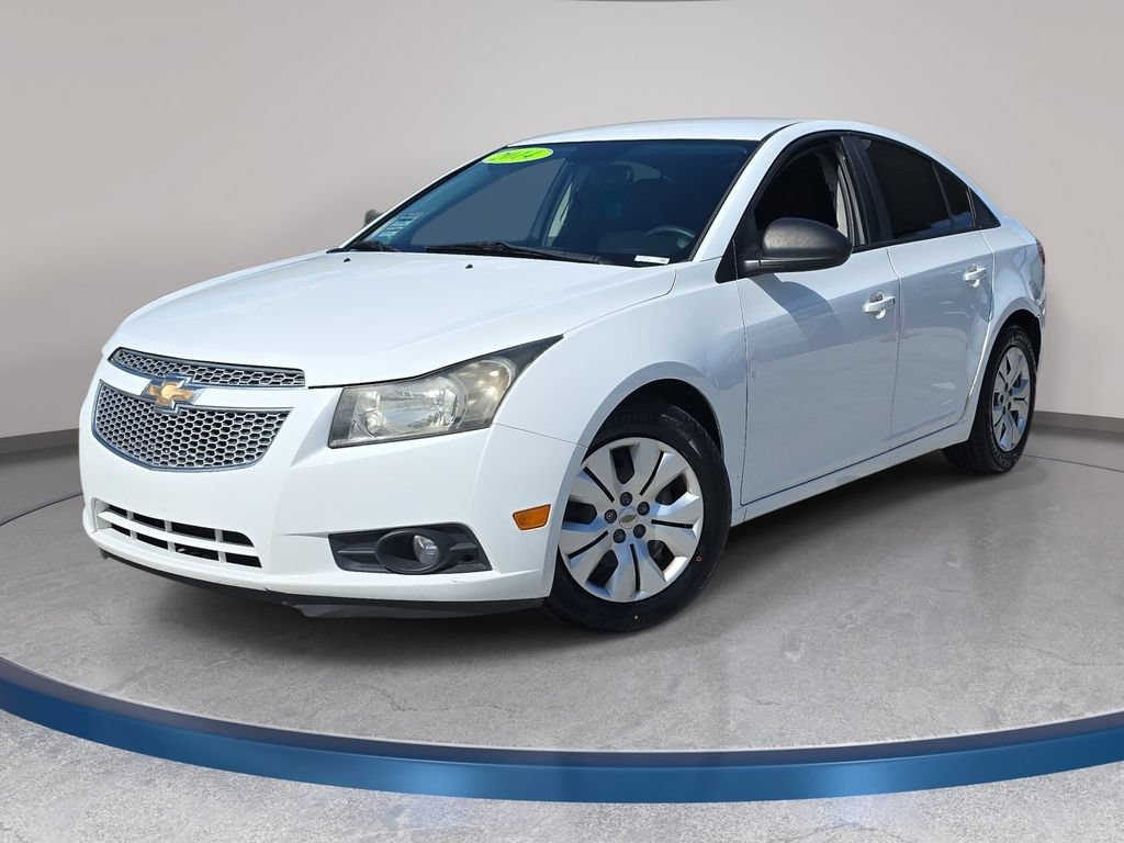 Used 2014 Chevrolet Cruze LS FWD video 1
